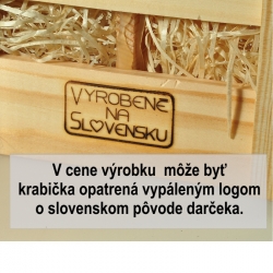 Medovinky v drevenom stojane Medovinky v drevenom stojane